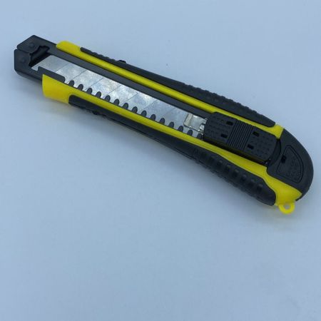 Нож канцел.(строит.) 18 мм SL-225 (24/144) 3 PS