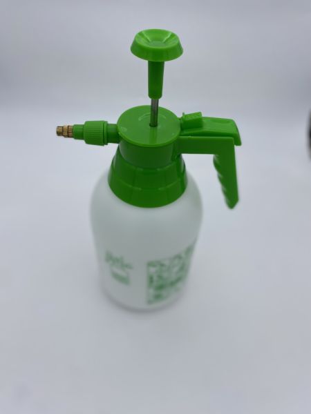 Опрыскиватель белый 1,5 л (20)