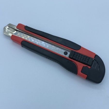 Нож канцел.(строит.) SL-189 (80/480) красн-чёрн. руч